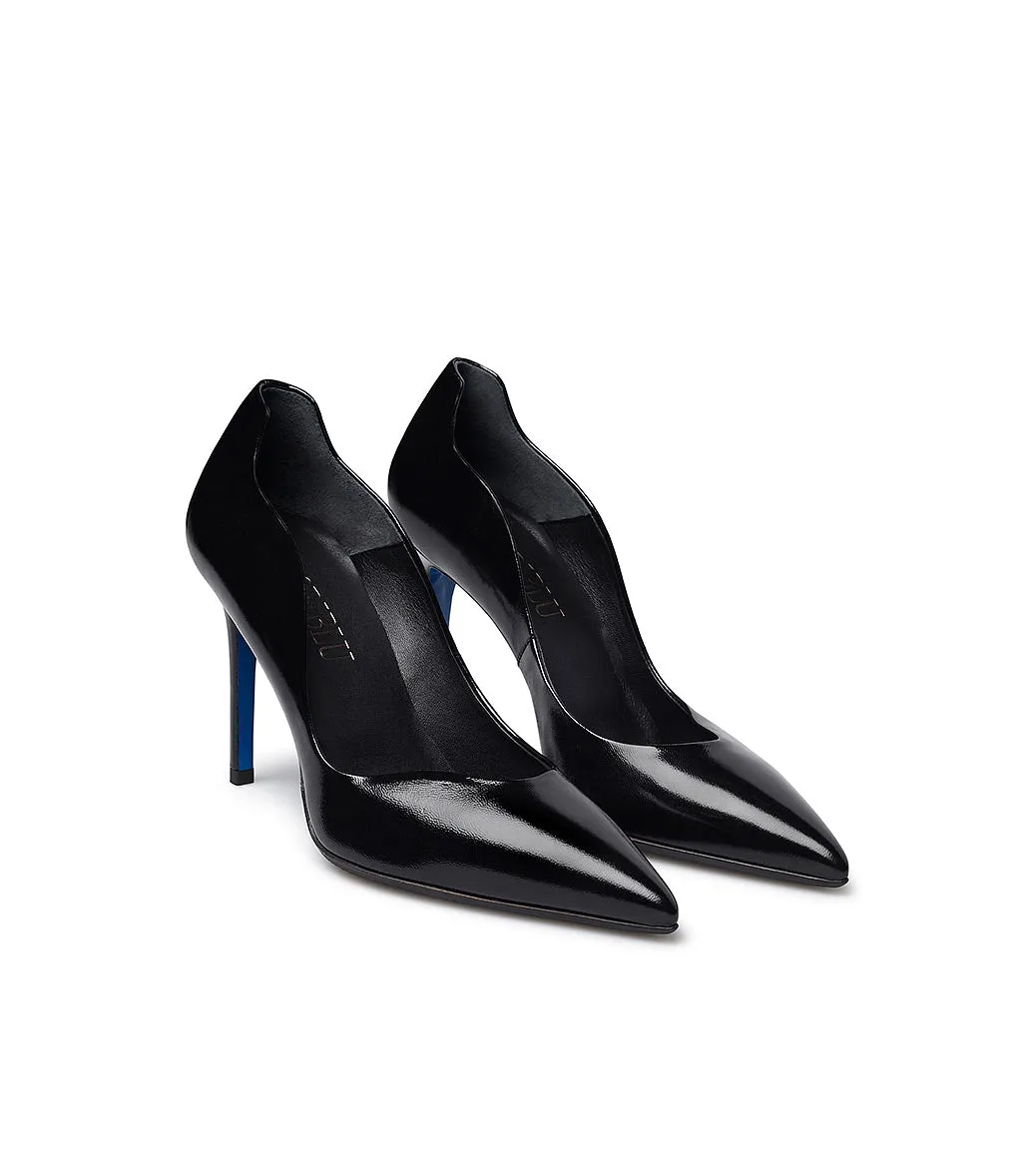 Black shiny leather wave pump