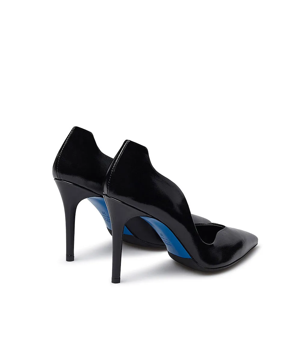 Black shiny leather wave pump