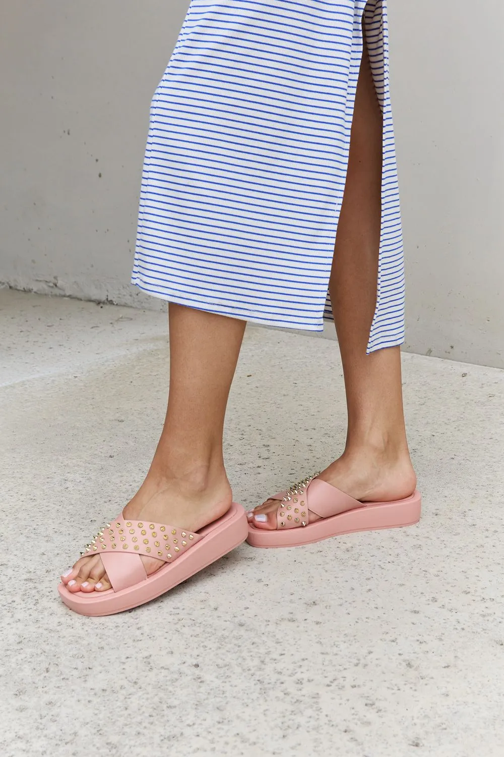 Forever Link Studded Cross Strap Slide On Slip In Platform Flat Sandals in Blush Pink