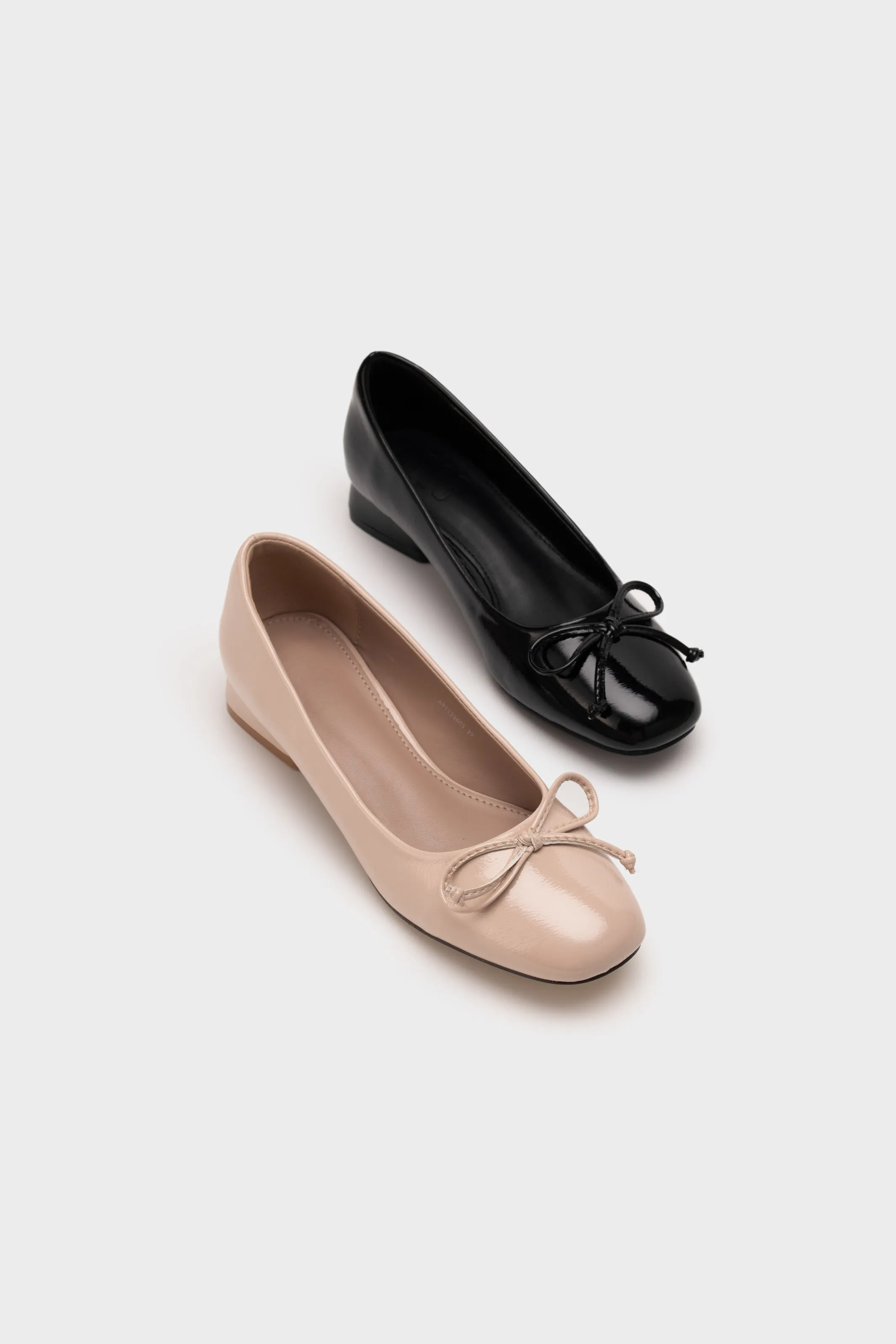 LOW HEEL PUMP WITH BOW