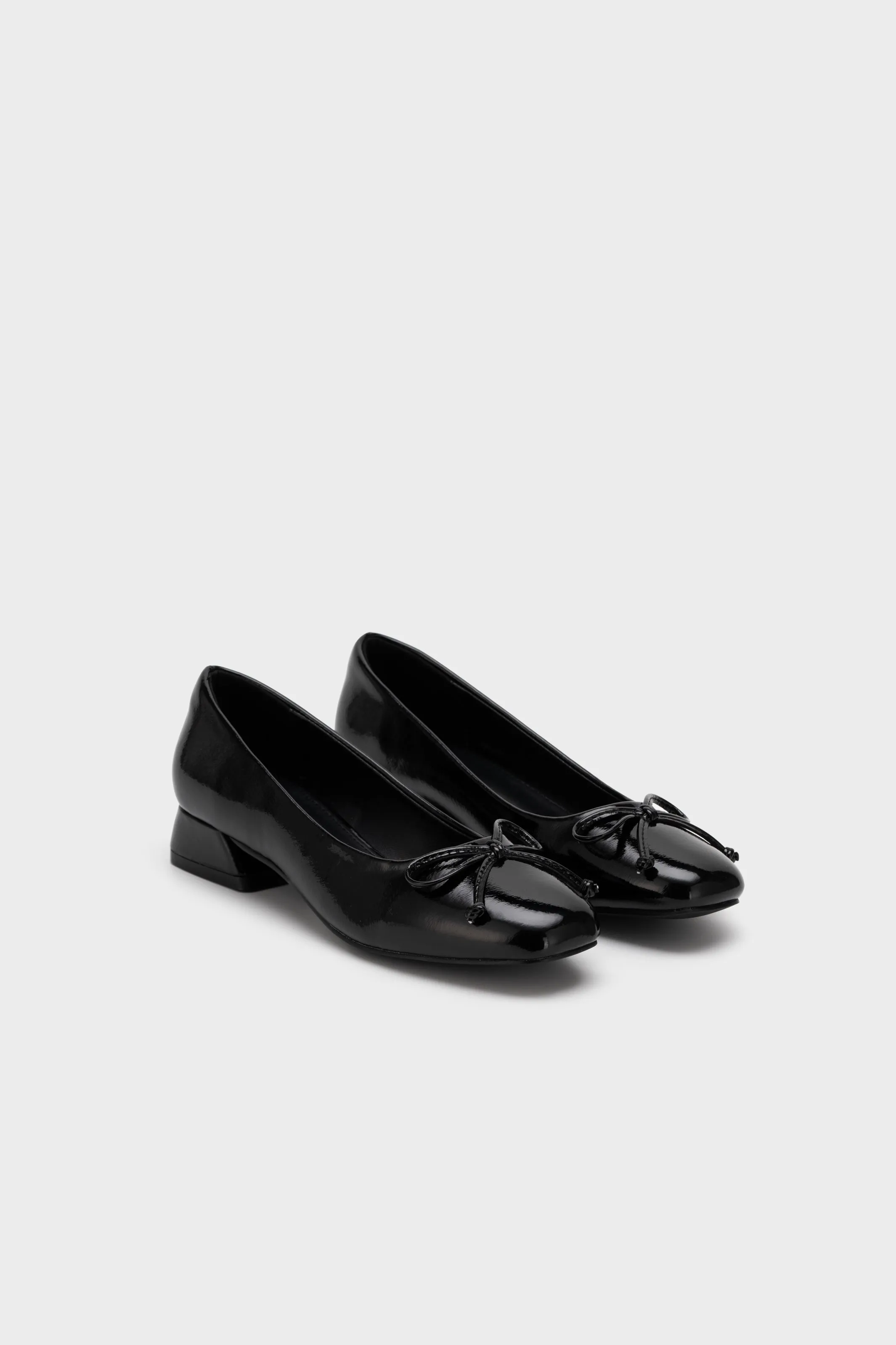 LOW HEEL PUMP WITH BOW