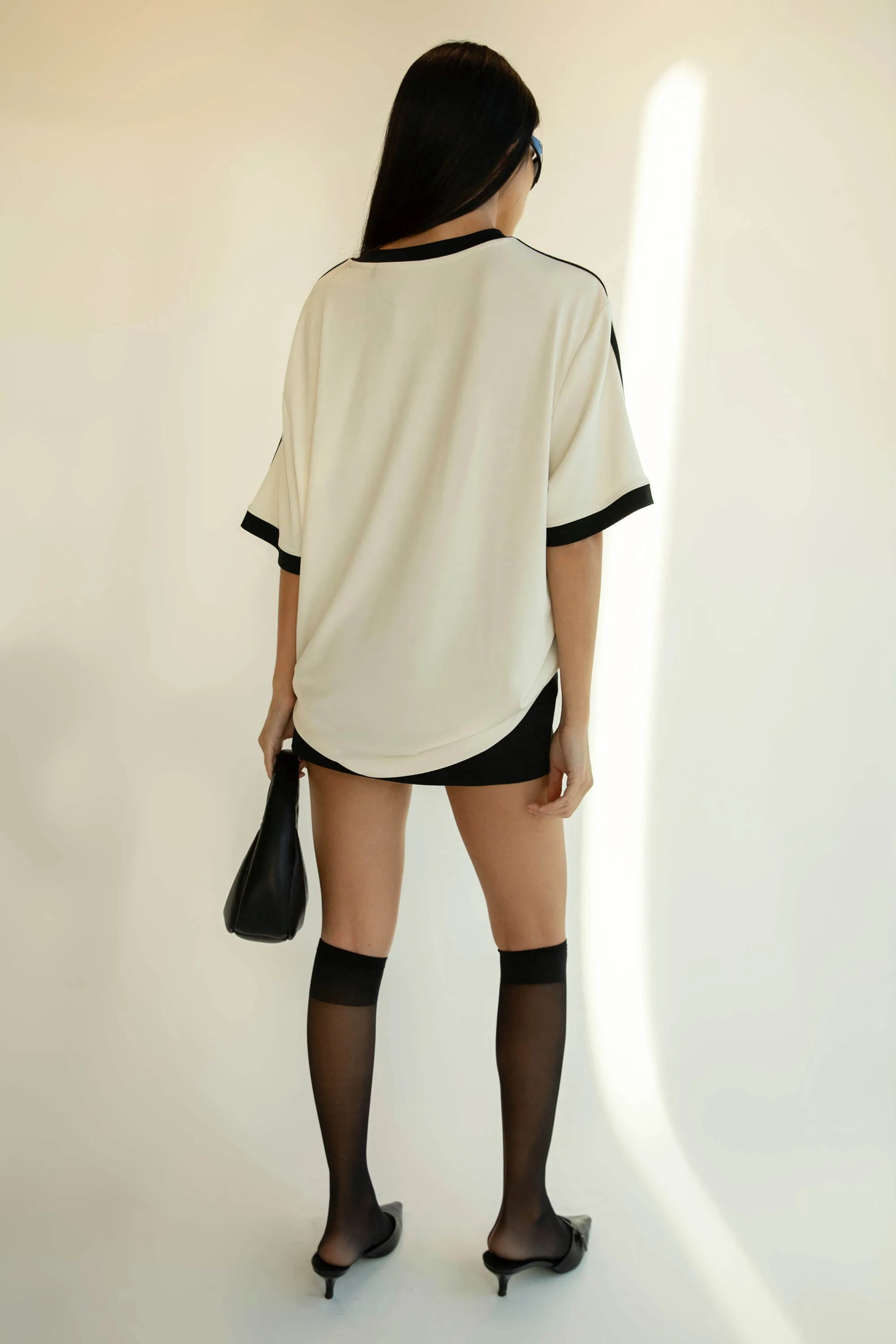 OVERSIZED CONTRAST TRIM V-NECK T-SHIRT