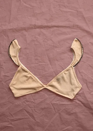 PrettyLittleThing Womens Basic Nude Contrast Frill Bralet