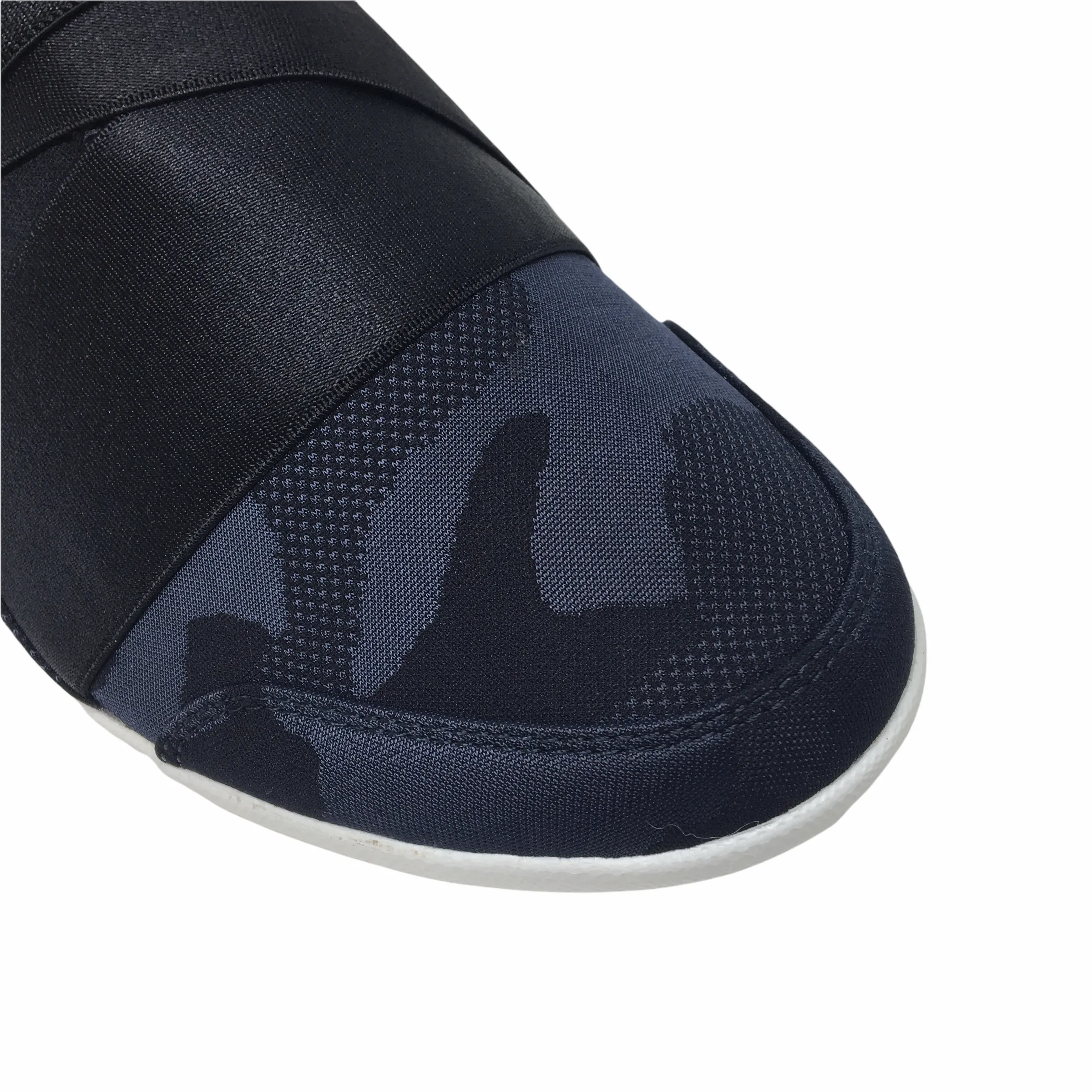 Ziera Urban ~ Black